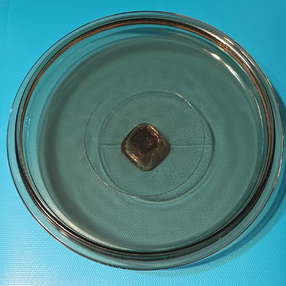 Clear Glass Pie Plate with Center Handle